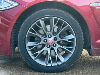 Jaguar XF 3.0d V6 R-Sport Auto Euro 5 (s/s) 4dr