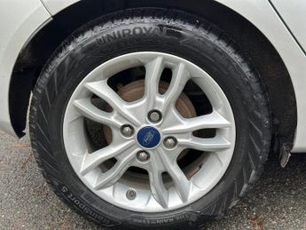 Ford Fiesta 1.0T EcoBoost Zetec Powershift Euro 6 5dr