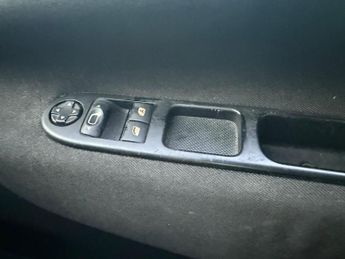 Peugeot 207 1.4 VTi S Euro 4 5dr (A/C)