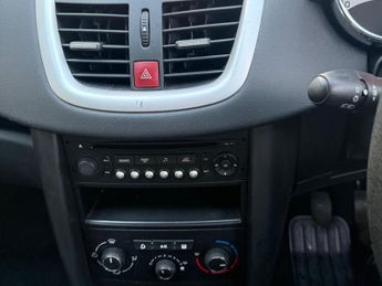 Peugeot 207 1.4 VTi S Euro 4 5dr (A/C)