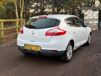 Renault Megane 1.6 16V Dynamique TomTom Euro 5 5dr
