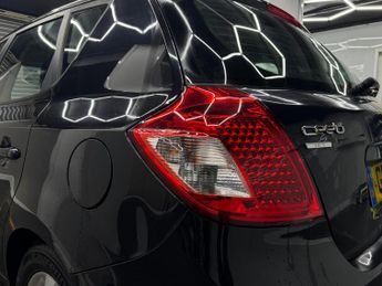 Kia Ceed 1.4 VR-7 Euro 5 5dr