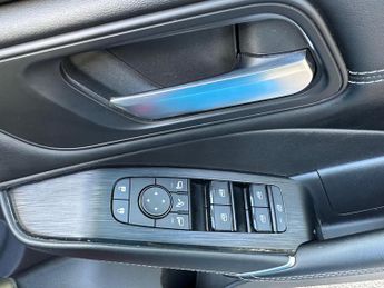 Nissan Qashqai 1.3 DIG-T MHEV N-Connecta SUV 5dr Petrol Hybrid XTRON Euro 6 (s/