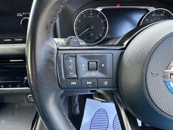 Nissan Qashqai 1.3 DIG-T MHEV N-Connecta SUV 5dr Petrol Hybrid XTRON Euro 6 (s/