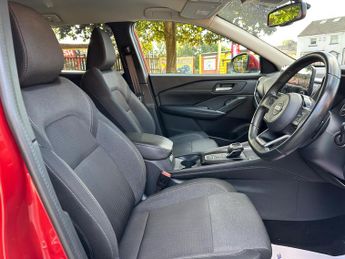 Nissan Qashqai 1.3 DIG-T MHEV N-Connecta SUV 5dr Petrol Hybrid XTRON Euro 6 (s/