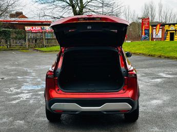 Nissan Qashqai 1.3 DIG-T MHEV N-Connecta SUV 5dr Petrol Hybrid XTRON Euro 6 (s/