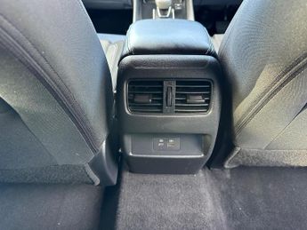 Nissan Qashqai 1.3 DIG-T MHEV N-Connecta SUV 5dr Petrol Hybrid XTRON Euro 6 (s/