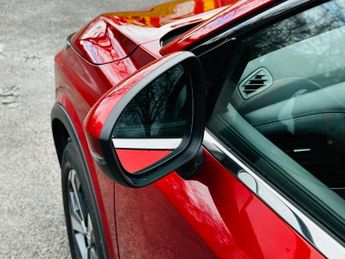 Nissan Qashqai 1.3 DIG-T MHEV N-Connecta SUV 5dr Petrol Hybrid XTRON Euro 6 (s/