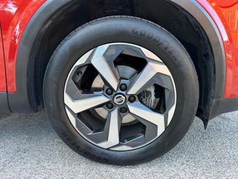 Nissan Qashqai 1.3 DIG-T MHEV N-Connecta SUV 5dr Petrol Hybrid XTRON Euro 6 (s/