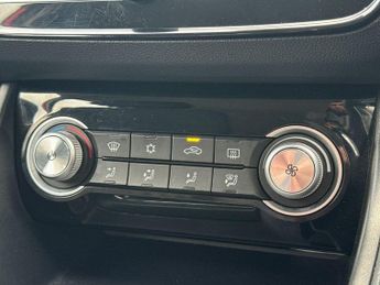 MG MG ZS 44.5kWh Excite Auto 5dr