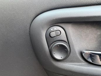 Vauxhall Corsa 1.2i 16v Design 5dr (a/c)