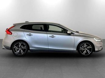 Volvo V40 1.5 T2 R-Design Pro Hatchback 5dr Petrol Auto Euro 6 (s/s) (122 