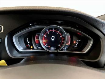Volvo V40 1.5 T2 R-Design Pro Hatchback 5dr Petrol Auto Euro 6 (s/s) (122 