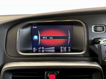 Volvo V40 1.5 T2 R-Design Pro Hatchback 5dr Petrol Auto Euro 6 (s/s) (122 