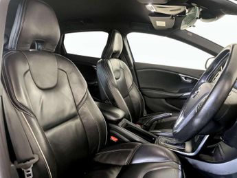 Volvo V40 2.0 D2 R-Design Pro Hatchback 5dr Diesel Auto Euro 6 (s/s) (120 