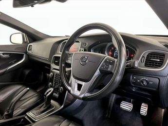 Volvo V40 2.0 D2 R-Design Pro Hatchback 5dr Diesel Auto Euro 6 (s/s) (120 