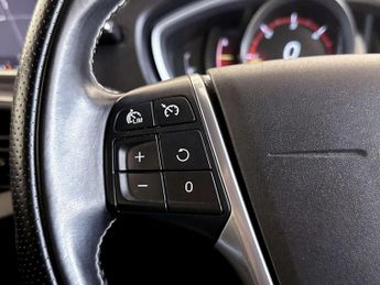 Volvo V40 2.0 D2 R-Design Pro Hatchback 5dr Diesel Auto Euro 6 (s/s) (120 