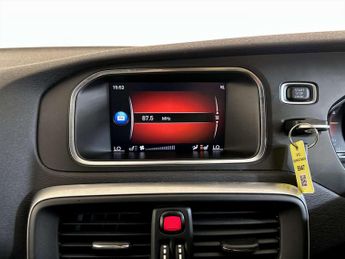 Volvo V40 2.0 D2 R-Design Pro Hatchback 5dr Diesel Auto Euro 6 (s/s) (120 