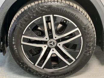 Mercedes-Benz GLA 1.3 GLA200h MHEV Sport (Executive) 7G-DCT Euro 6 (s/s) 5dr