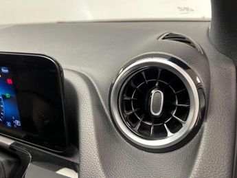 Mercedes-Benz GLA 1.3 GLA200h MHEV Sport (Executive) 7G-DCT Euro 6 (s/s) 5dr