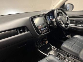 Mitsubishi Outlander 2.0h 12kWh 5hs CVT 4WD Euro 6 (s/s) 5dr