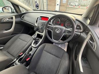 Vauxhall Astra 1.7 CDTi ecoFLEX Exclusiv Sports Tourer Euro 5 5dr