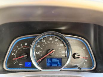 Toyota RAV4 2.2 D-CAT Invincible Auto 4WD Euro 5 5dr