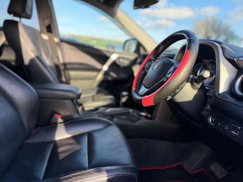 Toyota RAV4 2.2 D-CAT Invincible Auto 4WD Euro 5 5dr