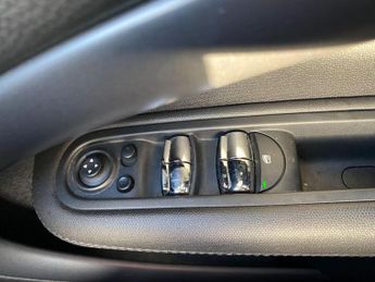 MINI Countryman 2.0 Cooper SD SUV 5dr Diesel Auto Euro 6 (143 ps)