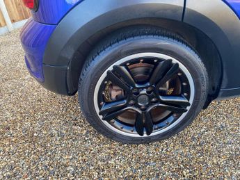 MINI Countryman 2.0 Cooper SD SUV 5dr Diesel Auto Euro 6 (143 ps)