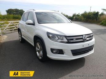 Volkswagen Tiguan 2.0 TSI R-Line SUV 5dr Petrol DSG 4WD Euro 5 (210 ps)