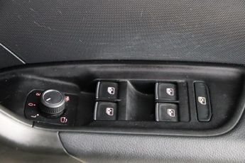 Audi A1 1.0 TFSI 25 S line Sportback Euro 6 (s/s) 5dr