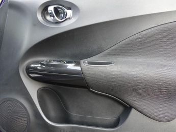 Nissan Juke 1.6 N-Connecta SUV 5dr Petrol XTRON Euro 6 (117 ps)