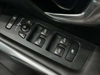 Volvo V40 Cross Country 2.0 D2 Lux Auto Euro 6 (s/s) 5dr