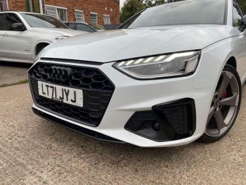 Audi A4 Avant 2.0 TDI 40 Black Edition S Tronic quattro Euro 6 (s/s) 5dr