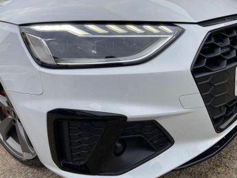 Audi A4 Avant 2.0 TDI 40 Black Edition S Tronic quattro Euro 6 (s/s) 5dr