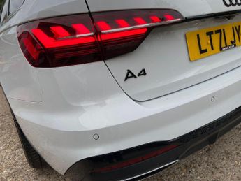 Audi A4 Avant 2.0 TDI 40 Black Edition S Tronic quattro Euro 6 (s/s) 5dr