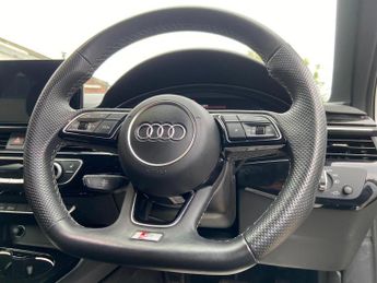 Audi A4 Avant 2.0 TDI 40 Black Edition S Tronic quattro Euro 6 (s/s) 5dr