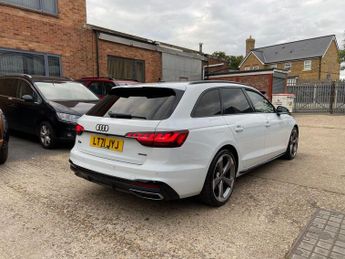 Audi A4 Avant 2.0 TDI 40 Black Edition S Tronic quattro Euro 6 (s/s) 5dr