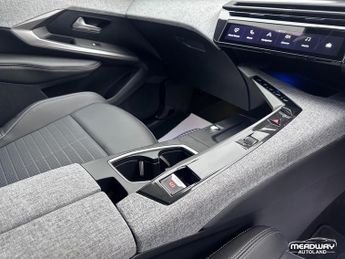 Peugeot E-3008 73kWh Allure Auto 5dr