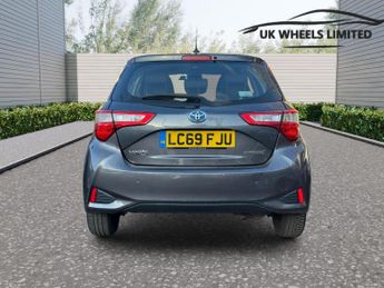 Toyota Yaris 1.5 VVT-h Icon Tech E-CVT Euro 6 (s/s) 5dr