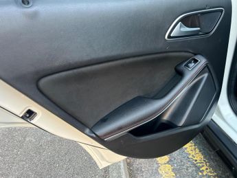 Mercedes-Benz GLA 2.1 GLA220 CDI AMG Line 7G-DCT 4MATIC Euro 6 (s/s) 5dr