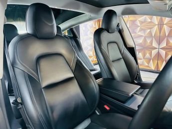 Tesla Model 3 Standard Range Plus Auto RWD 4dr