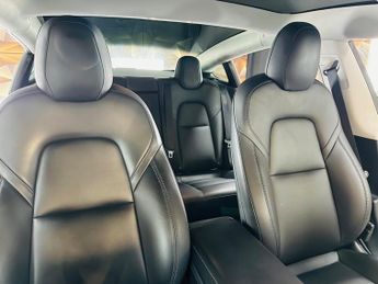 Tesla Model 3 Standard Range Plus Auto RWD 4dr