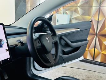 Tesla Model 3 Standard Range Plus Auto RWD 4dr