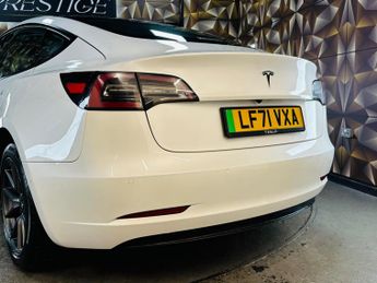 Tesla Model 3 Standard Range Plus Auto RWD 4dr