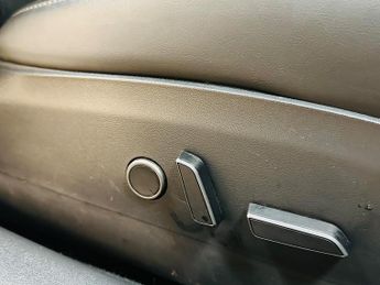 Tesla Model 3 Standard Range Plus Auto RWD 4dr