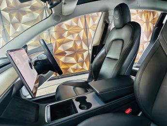 Tesla Model 3 Standard Range Plus Auto RWD 4dr