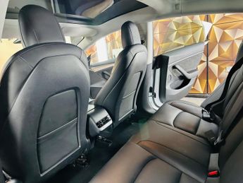Tesla Model 3 Standard Range Plus Auto RWD 4dr