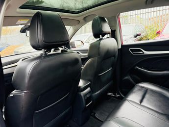 MG MG ZS 44.5kWh Exclusive Auto 5dr